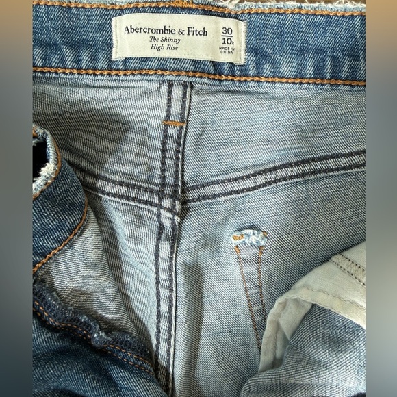 Abercrombie & Fitch HighRise Long Shorts - Picture 2 of 5